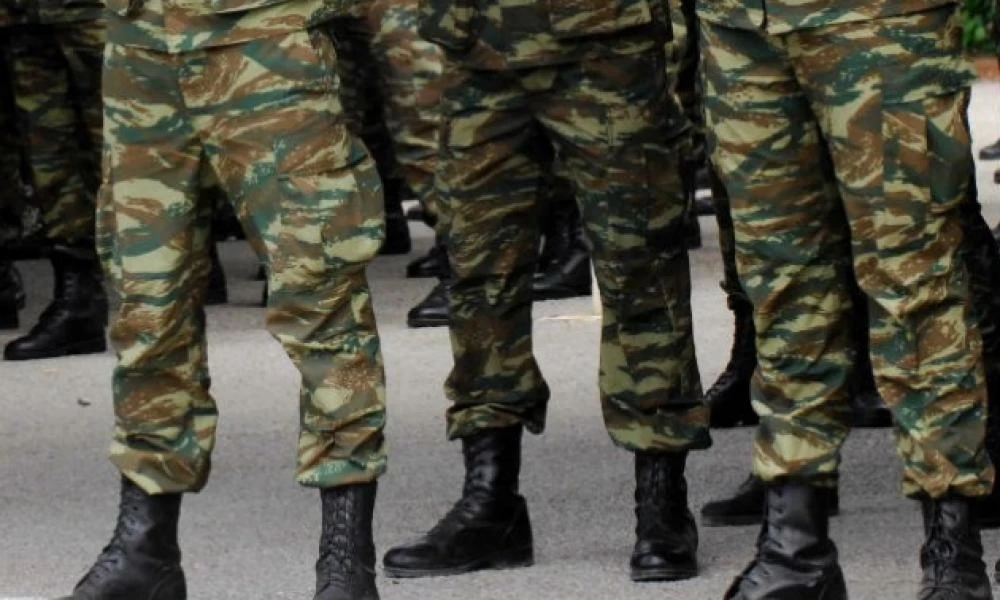 Στρατιωτική θητεία: Το 12μηνο «πλημμύρισε» τα στρατόπεδα νεοσύλλεκτους